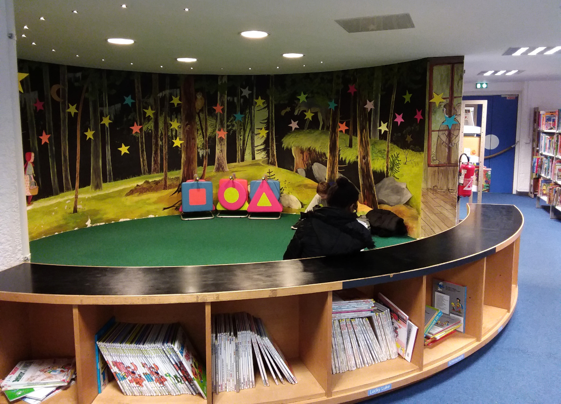 Espace « Heure du Conte » section Jeunesse de la Bibliothèque Andrée Chedid